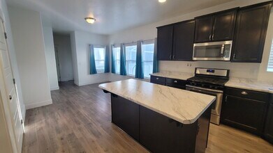 5163 E Sequoia Way in Eagle Mountain, UT - Building Photo - Building Photo