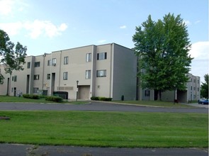 Irongate Apartments & Townhomes in Aurora, MN - Building Photo - Building Photo