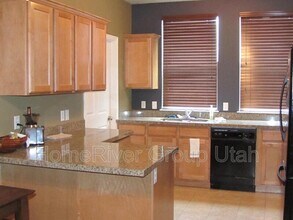 180 Albion Village Way in Sandy, UT - Building Photo - Building Photo