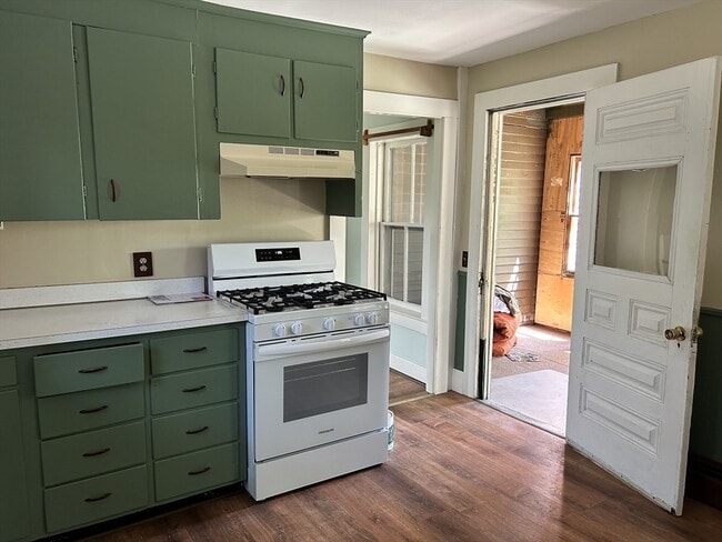 9 Foster St in Pepperell, MA - Building Photo - Building Photo