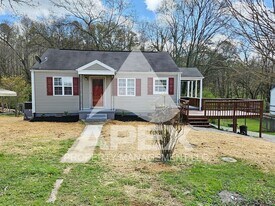 3710 S Haven Rd in Knoxville, TN - Building Photo