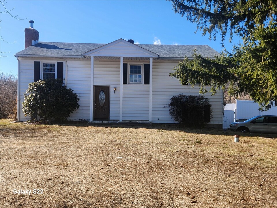 129 Lattintown Rd in Newburgh, NY - Building Photo