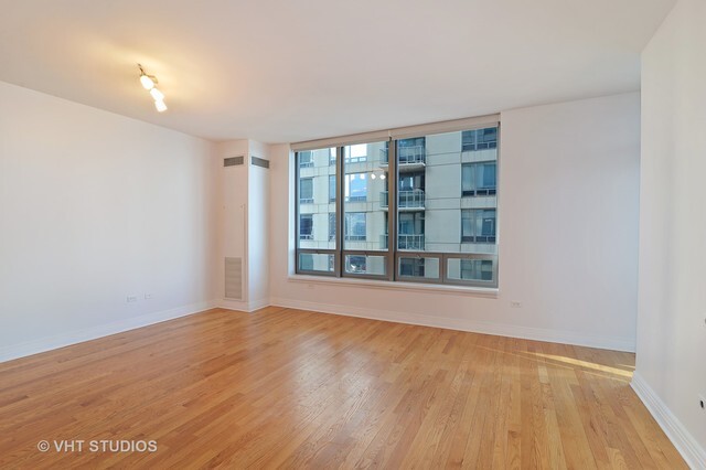 600 N Lake Shore Dr, Unit 512 in Chicago, IL - Building Photo