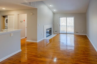Countryside Apartments in Somerset, NJ - Foto de edificio - Building Photo