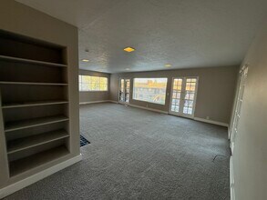 1562 NW 1st St in Bend, OR - Foto de edificio - Building Photo