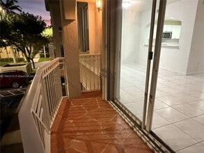 8956 W Flagler St in Miami, FL - Building Photo - Building Photo