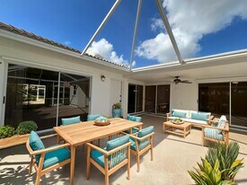 6002 Red Oak Ct in Palm Beach Gardens, FL - Building Photo