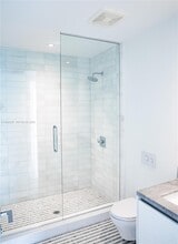 700 NE 26th Ter, Unit 4403 in Miami, FL - Foto de edificio - Building Photo