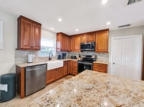 698 107th Ave N in Naples, FL - Building Photo - Building Photo