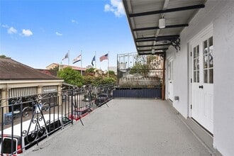 1005 Decatur St, Unit 1 in New Orleans, LA - Foto de edificio - Building Photo