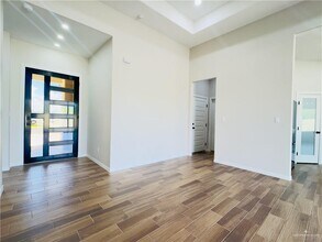 39 N Woody Rd in Edinburg, TX - Building Photo - Building Photo