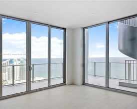 4010 S Ocean Dr in Hollywood, FL - Building Photo - Building Photo