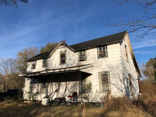 property at 218 Illinois St