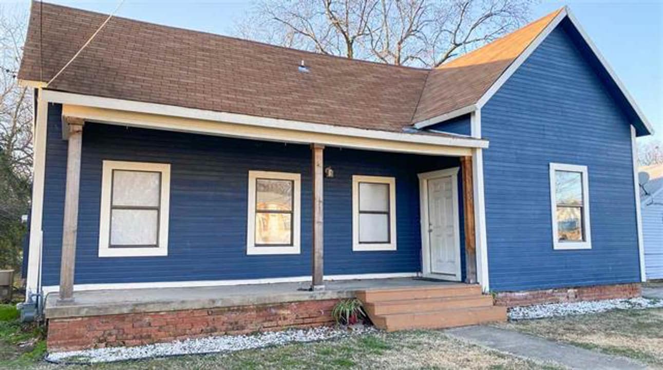 109 E St NE in Ardmore, OK - Building Photo