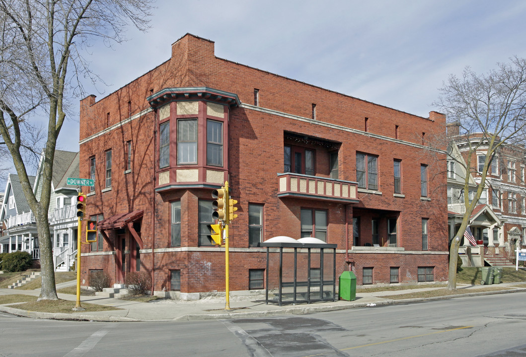 2530-2532 E Bradford Ave in Milwaukee, WI - Building Photo