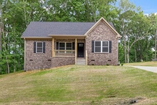 218 Mike St in Mcewen, TN - Building Photo