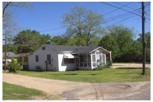 121-127 Stevens St in Petal, MS - Building Photo