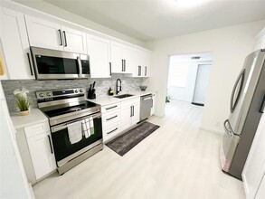 436 N 28th Ave in Hollywood, FL - Building Photo - Building Photo