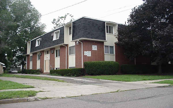 Sumner Hall Apartments in Akron, OH - Foto de edificio - Building Photo