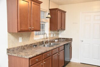 658 Copper Creek Dr in Raeford, NC - Building Photo - Building Photo