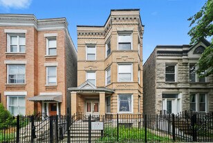 2736 W Evergreen Ave, Unit 4 in Chicago, IL - Building Photo
