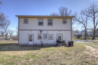 1001 Orchard St in Carthage, MO - Building Photo - Building Photo