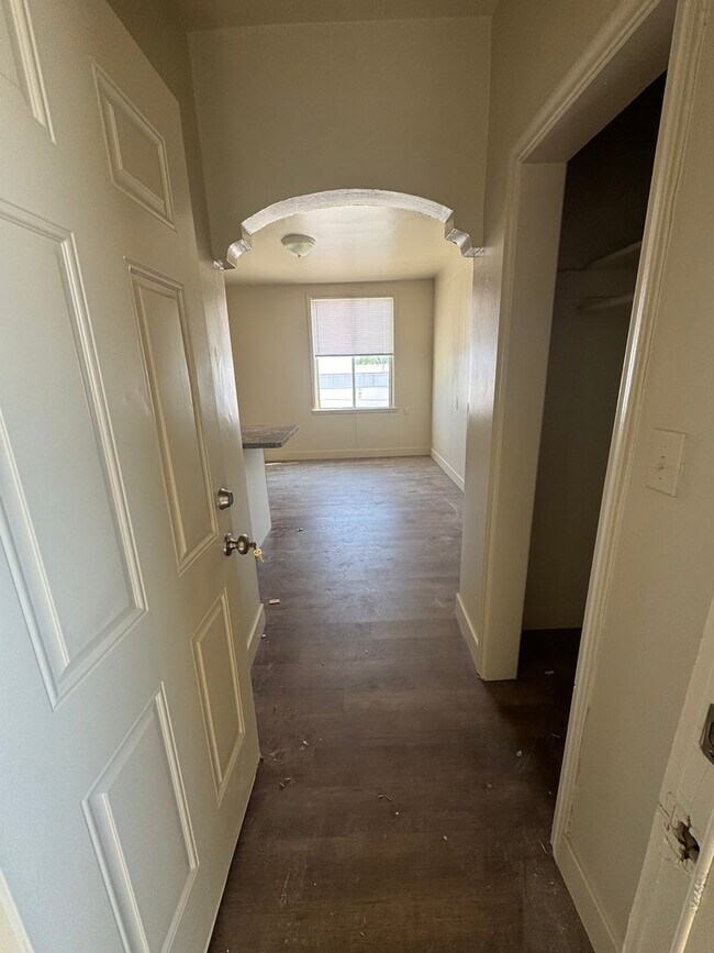 44 S 200 E in Roosevelt, UT - Building Photo - Building Photo