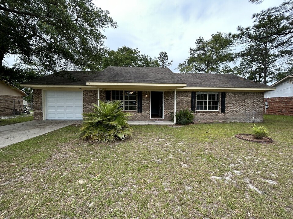 156 Randy Ct in Hinesville, GA - Building Photo