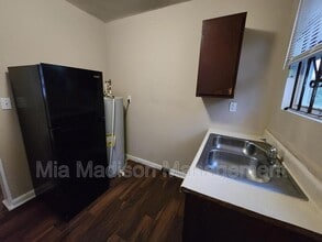 250 Ferrill St in Savannah, GA - Building Photo - Building Photo