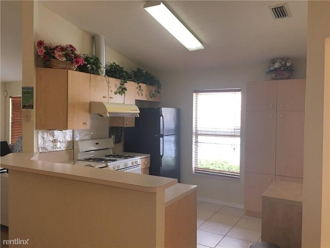 8990 NW 53rd Ct in Sunrise, FL - Building Photo - Building Photo