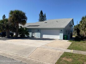 164 Ocean View Ln in Indialantic, FL - Building Photo
