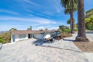 3913 Vía Cardelina in Palos Verdes Estates, CA - Building Photo