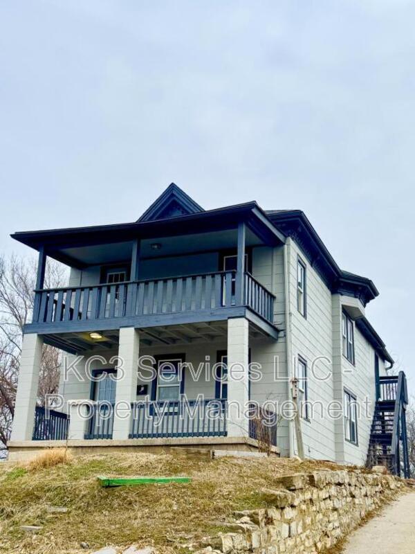 property at 129 Brooklyn Ave