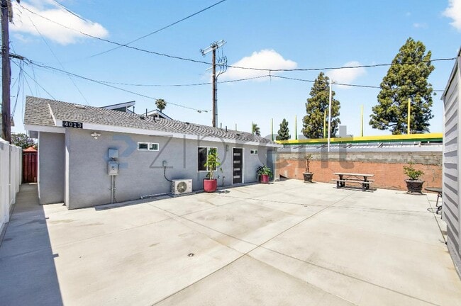 4013 S Harvard Blvd in Los Angeles, CA - Building Photo - Building Photo