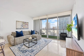495 Brickell Ave in Miami, FL - Building Photo - Building Photo