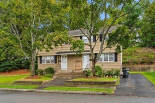 2 George Rd in Winchester, MA - Building Photo