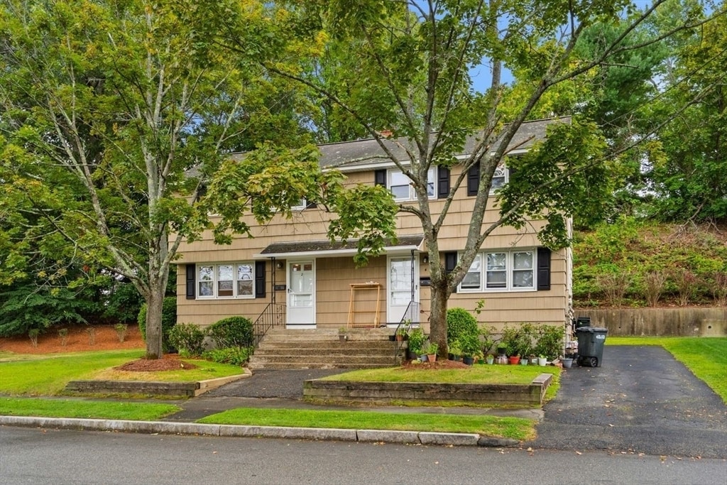 2 George Rd in Winchester, MA - Building Photo