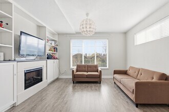 16228-16216 16 Ave in Surrey, BC - Building Photo - Building Photo