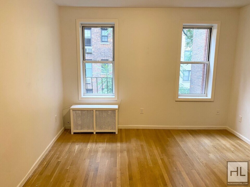 EAST 89 STREET in New York, NY - Building Photo