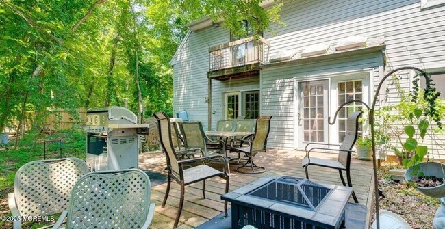 47 Victorian Dr in Old Bridge, NJ - Building Photo - Building Photo