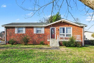 6600 Beacon Ln in Nashville, TN - Building Photo