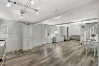 3375 SW 29th Terrace in Miami, FL - Building Photo - Building Photo