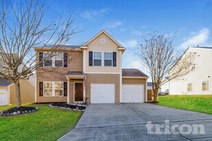 1135 Blue Topaz Dr in Dallas, NC - Building Photo