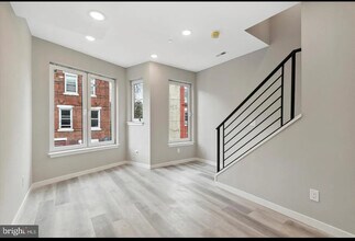 2424 Nicholas St, Unit 2 in Philadelphia, PA - Building Photo - Building Photo