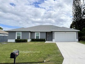 555 NW North Macedo Blvd in Port St. Lucie, FL - Building Photo