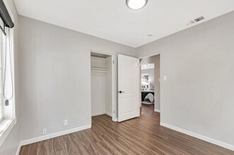 2571 Los Coches Ave in San Jose, CA - Foto de edificio - Building Photo