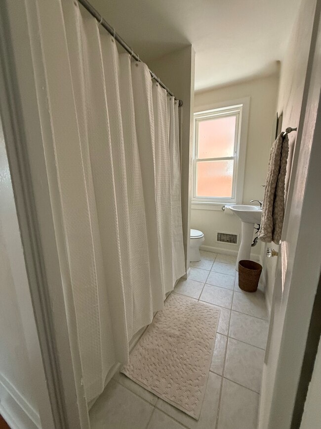 322 S Lang Ave, Unit 1 in Pittsburgh, PA - Building Photo - Building Photo