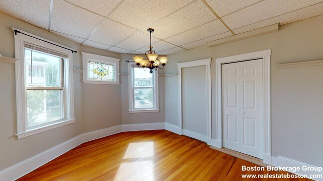 123 Boston St, Unit 1 in Boston, MA - Building Photo - Building Photo