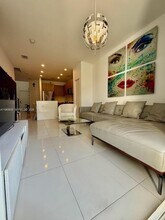 7166 NW 103rd Path in Doral, FL - Building Photo - Building Photo