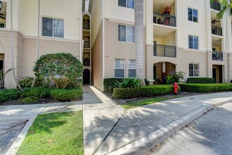 3 Renaissance Way-Unit -108 in Boynton Beach, FL - Building Photo - Building Photo